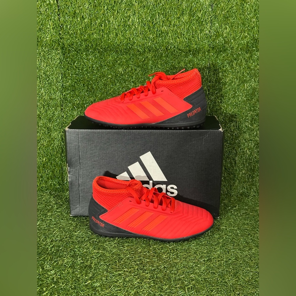ADIDAS PREDATOR 19.3 TURF SOCCER SHOES, SIZE 1.5 KIDS , ACTIVE RED/ BLACK